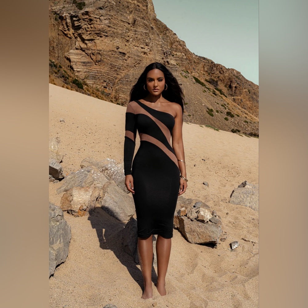 JLUXLABEL Black Eyes for You Midi Dress